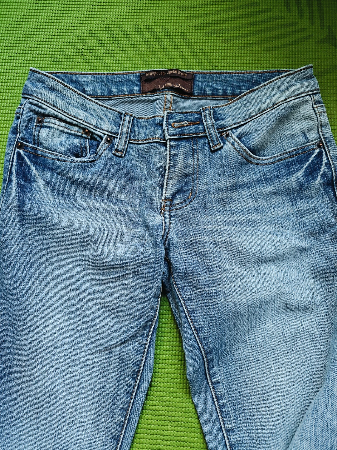 Ladies Light Wash Bootcut Jeans, Size 2, Great condition - photo 4