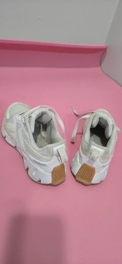 Reebok White Sneakers sz 1/ 31.5 kid youth image indicator(2)