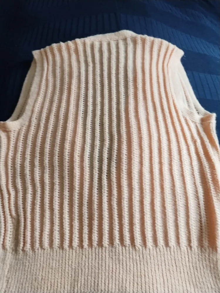 #Cleanout Hand-knitted Vest image indicator(2)