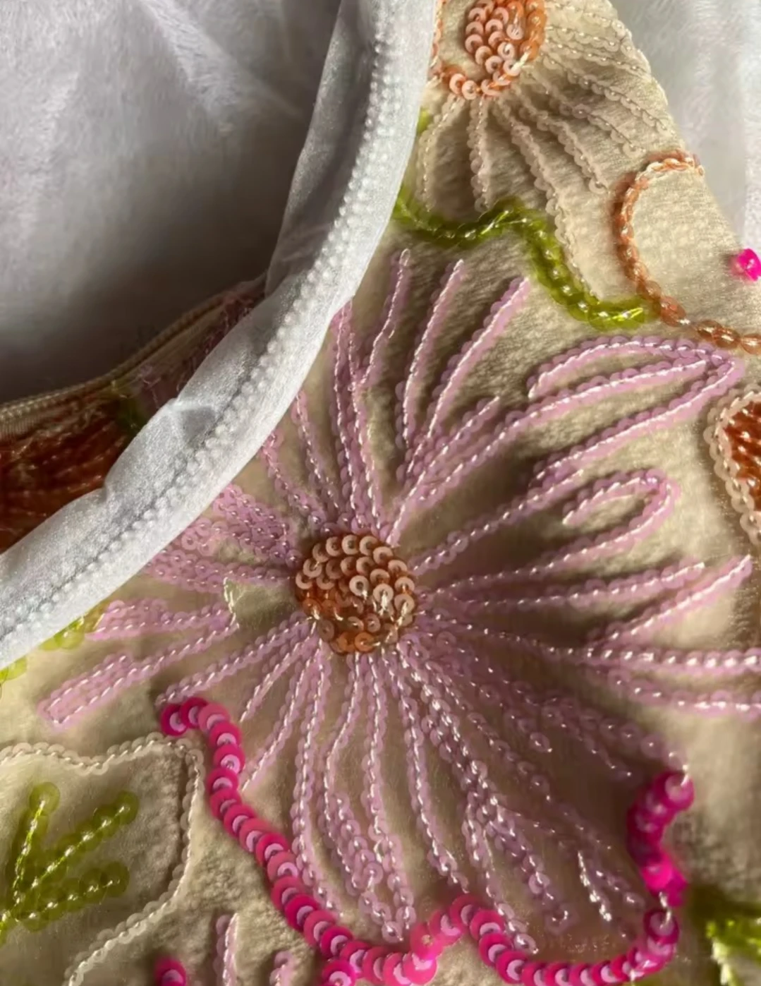 Beautiful colorful floral sequin purse - photo 4