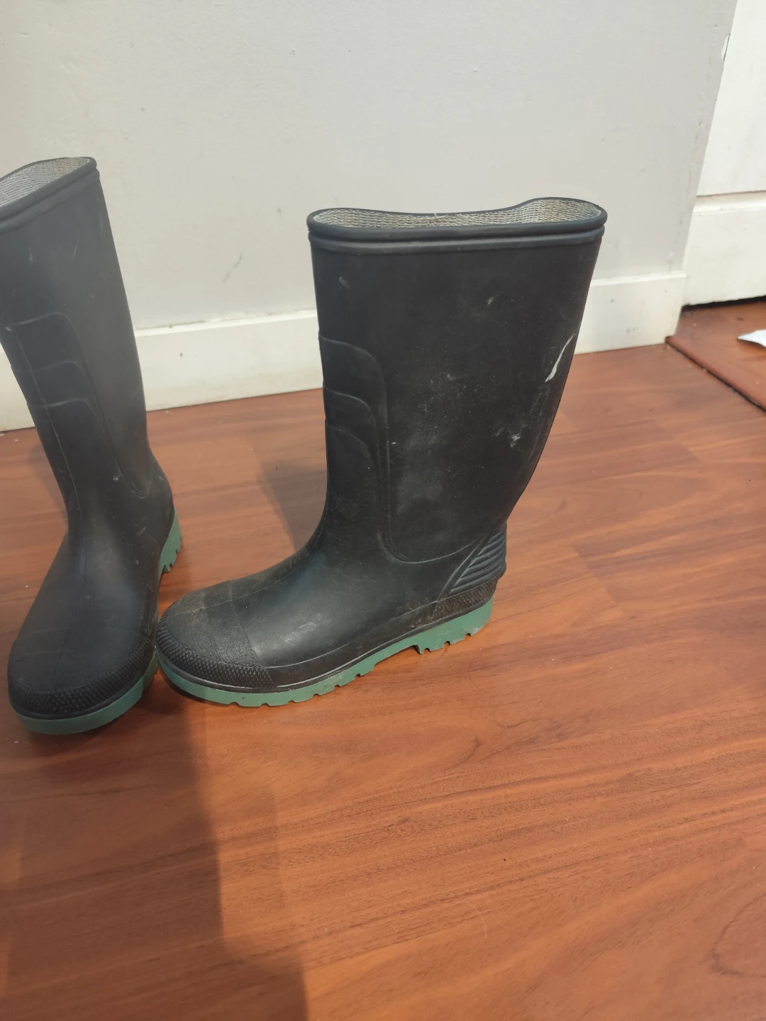 Kids' Black Rain Boots 🥕 - photo 2