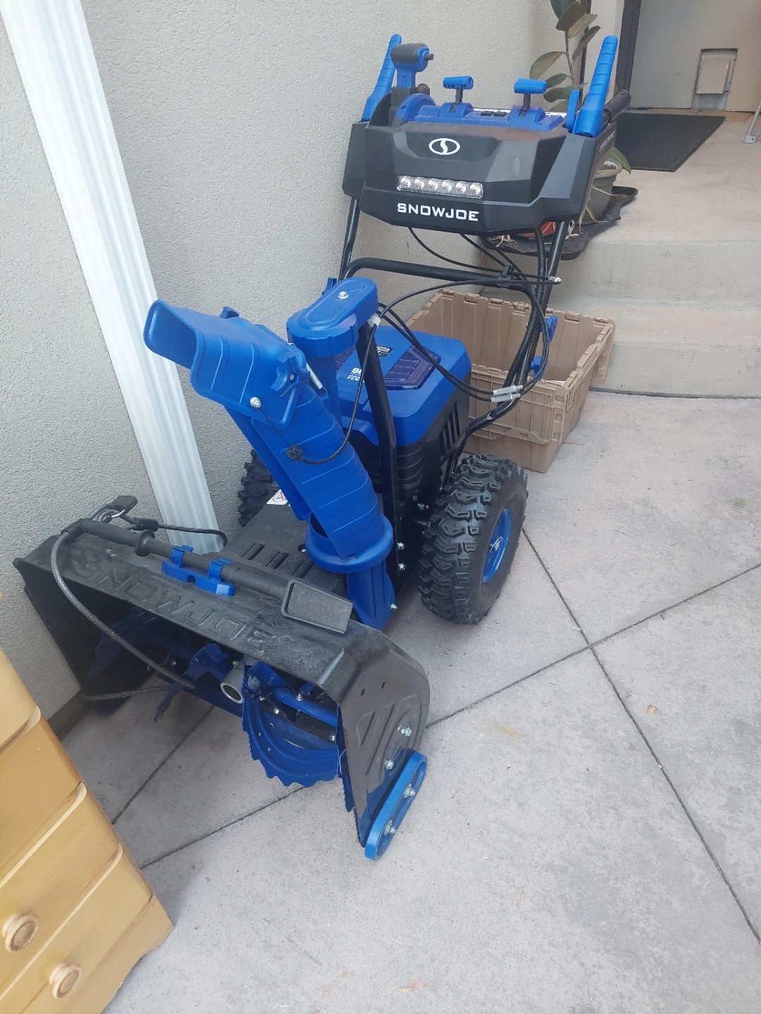 Snow Joe 96V Cordless Snow Blower no batteries - photo 4