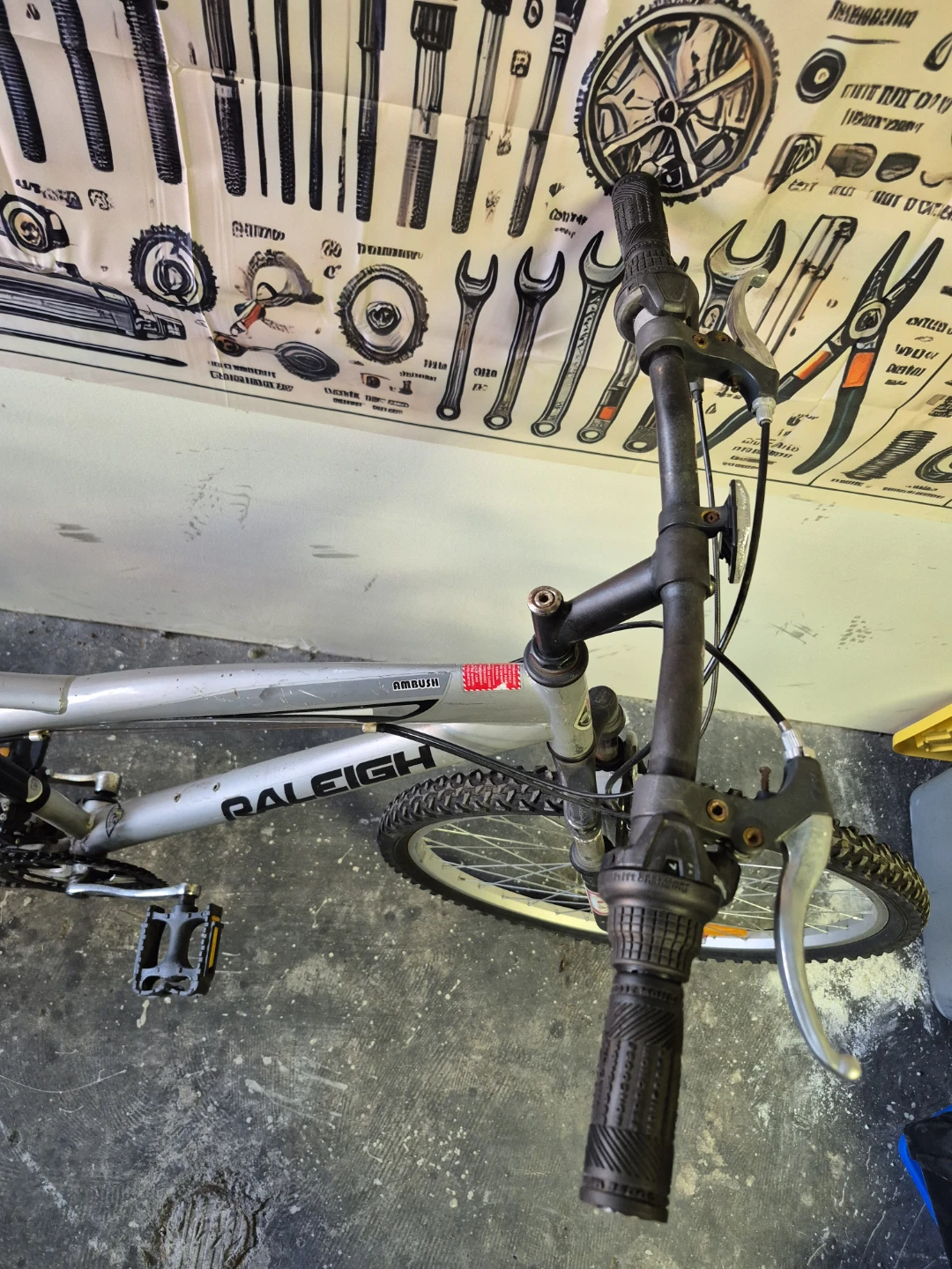 Raleigh Ambush Mountain Bike - Silver - photo 5