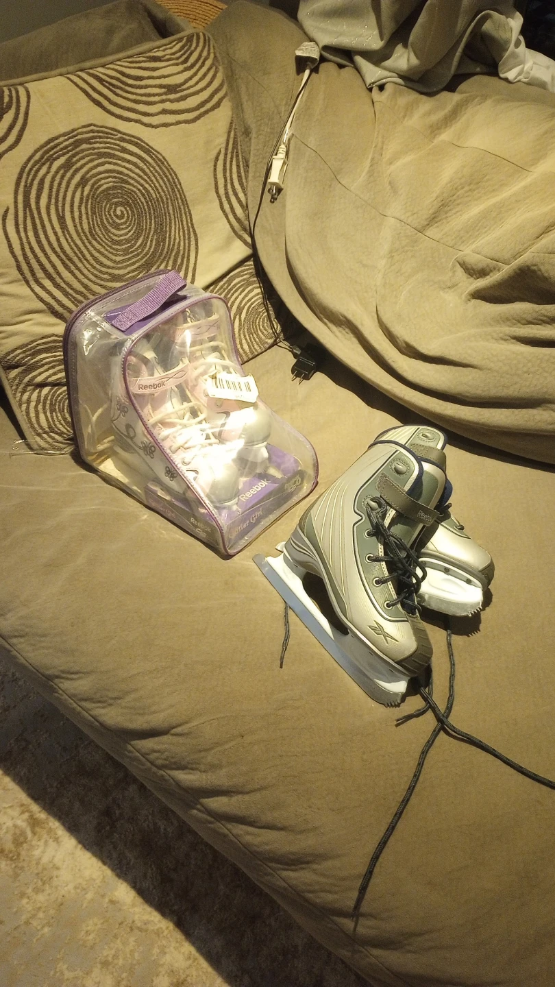 2 kids skates