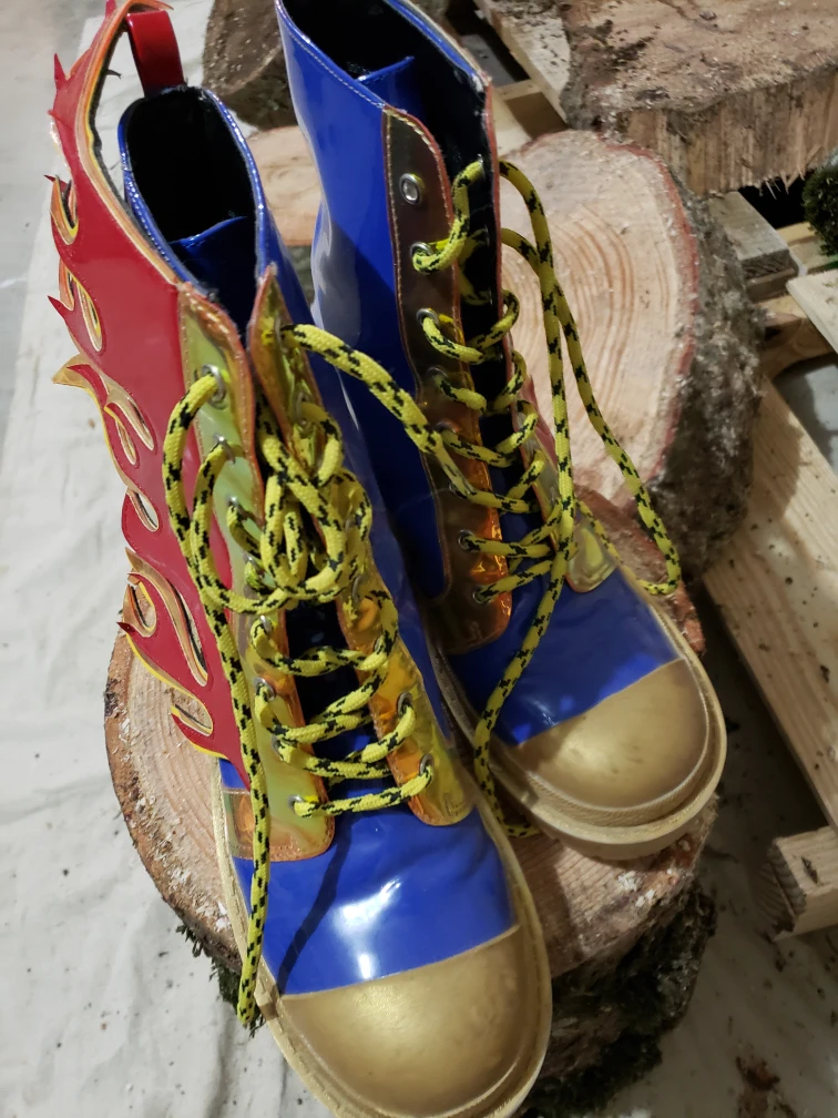 Unique Flame Design Boots - Size 9 - photo 2
