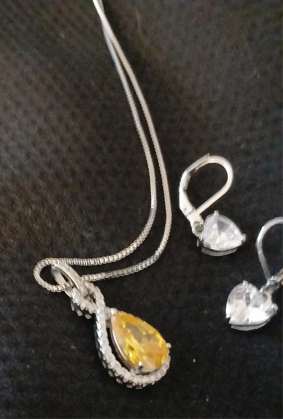 Necklaces and Earrings Set image indicator(2)