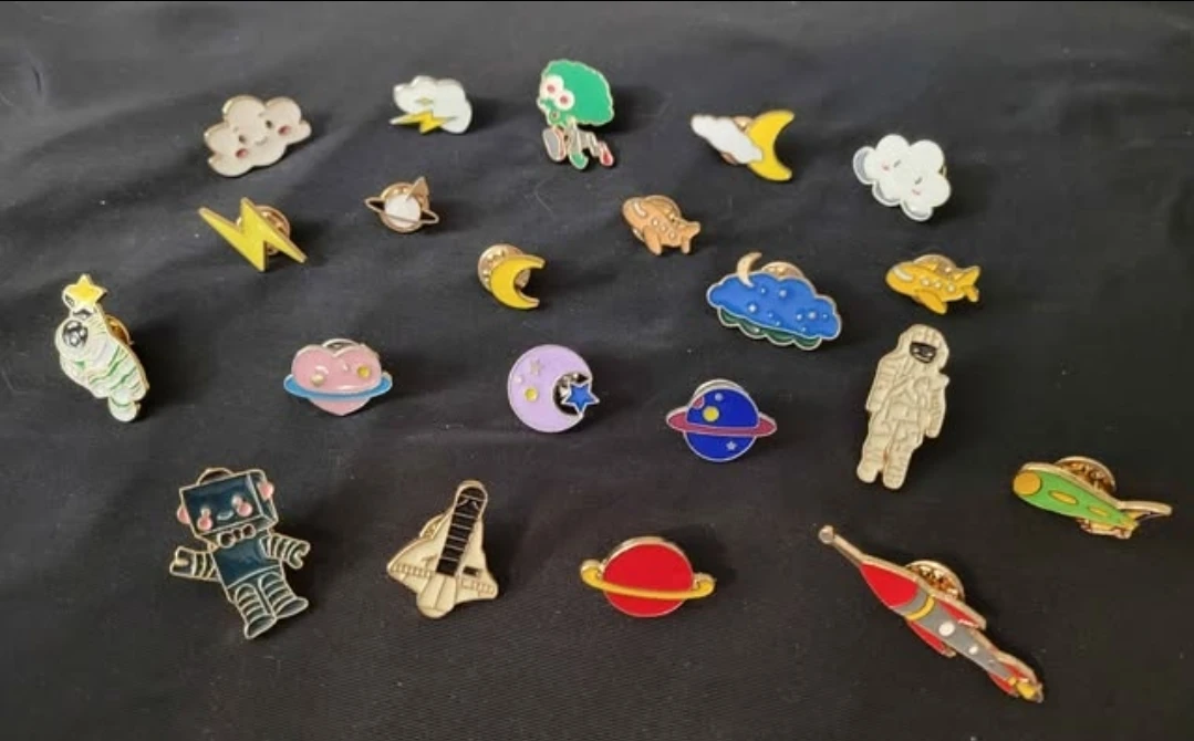 (3 for $5) Enamel Pins - photo 4