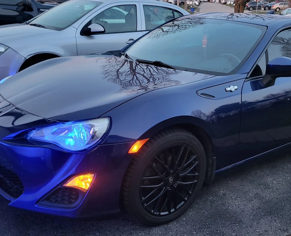 Blue Toyota 86