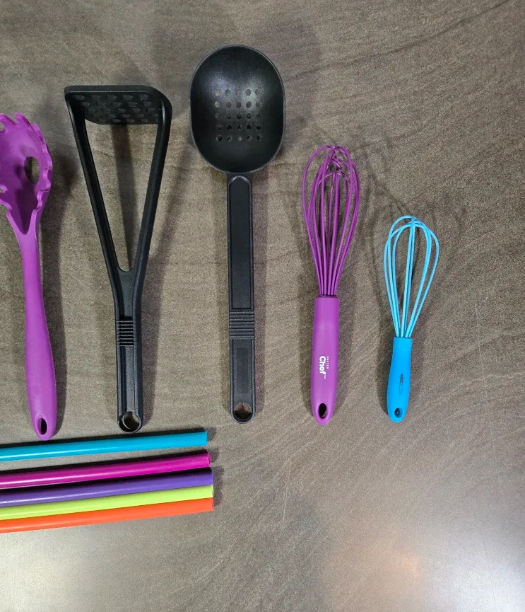 Random Kitchen Utensils image indicator(3)