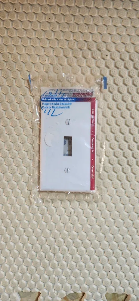 Leviton Nylon Wallplate - New in Package!
