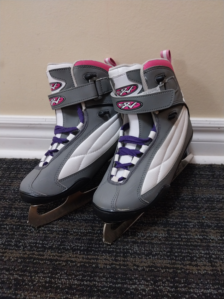Women's/ Girls's Hespeler Figure Skates  - Size 5 (Fits 5-6)
