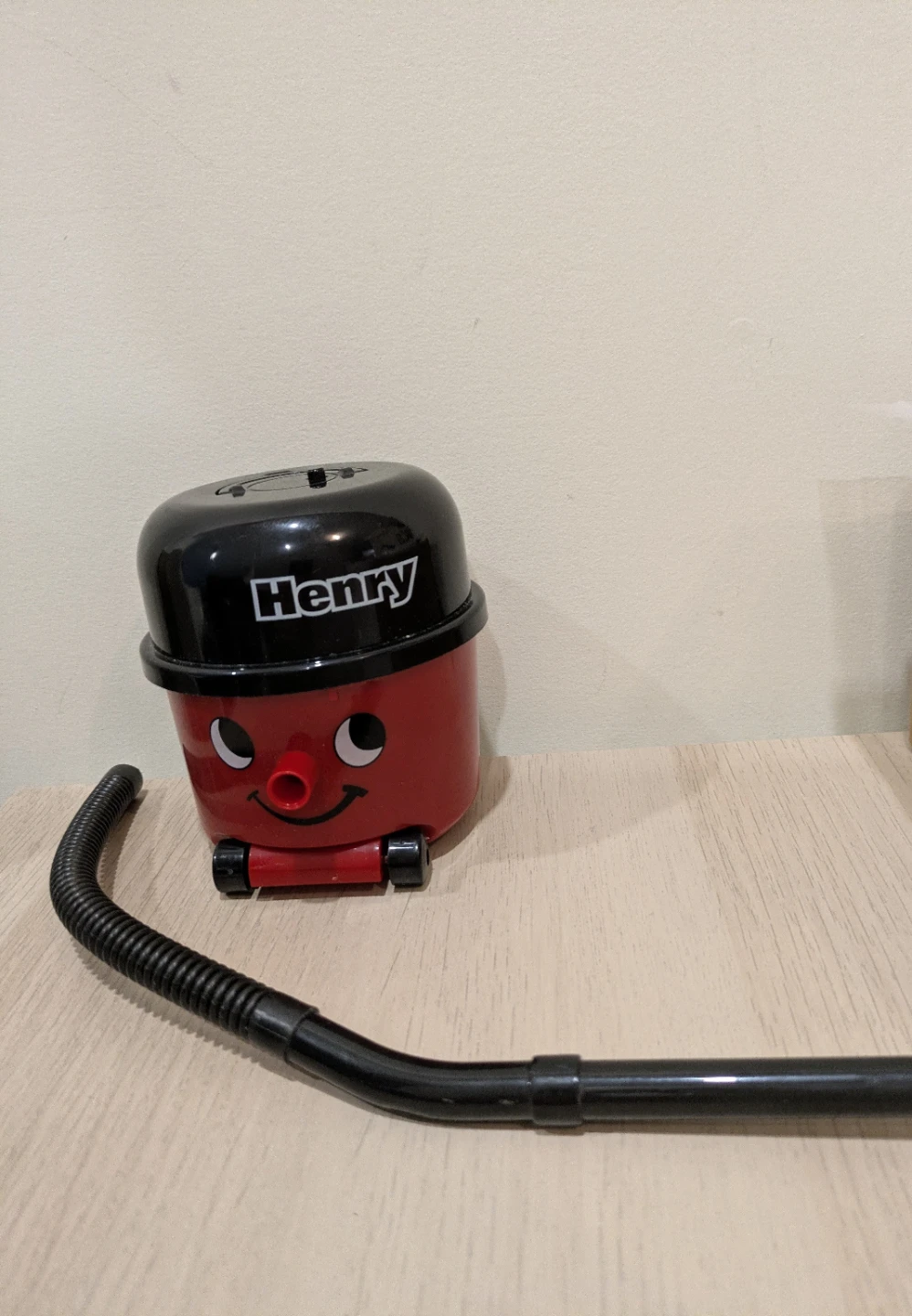 Little Henry Desk Vacuum Cleaner #Cleanout
