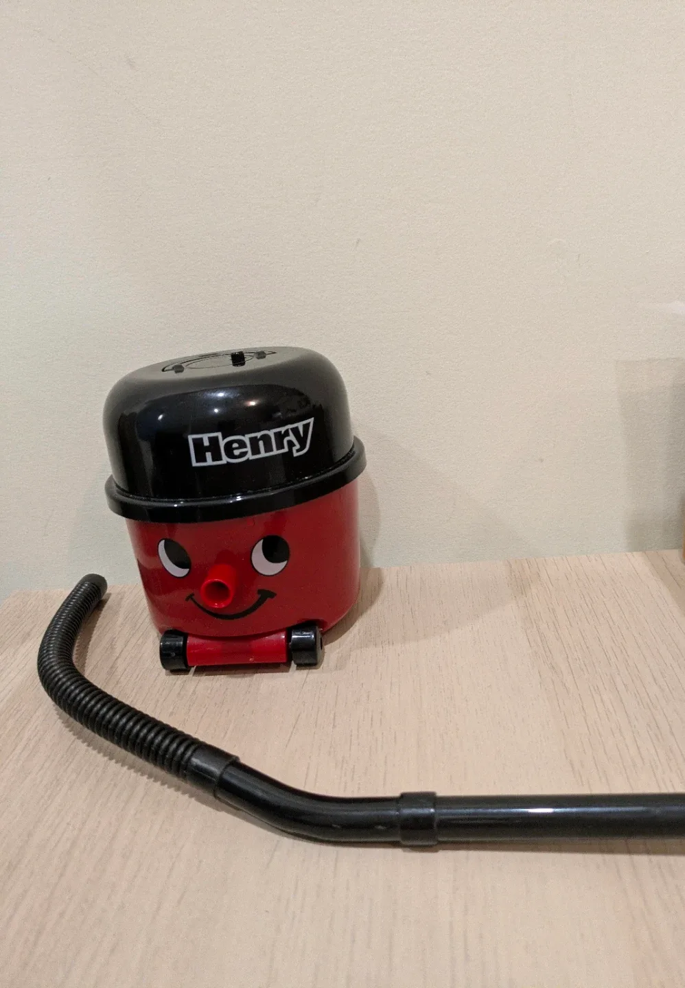 Little Henry Desk Vacuum Cleaner #Cleanout