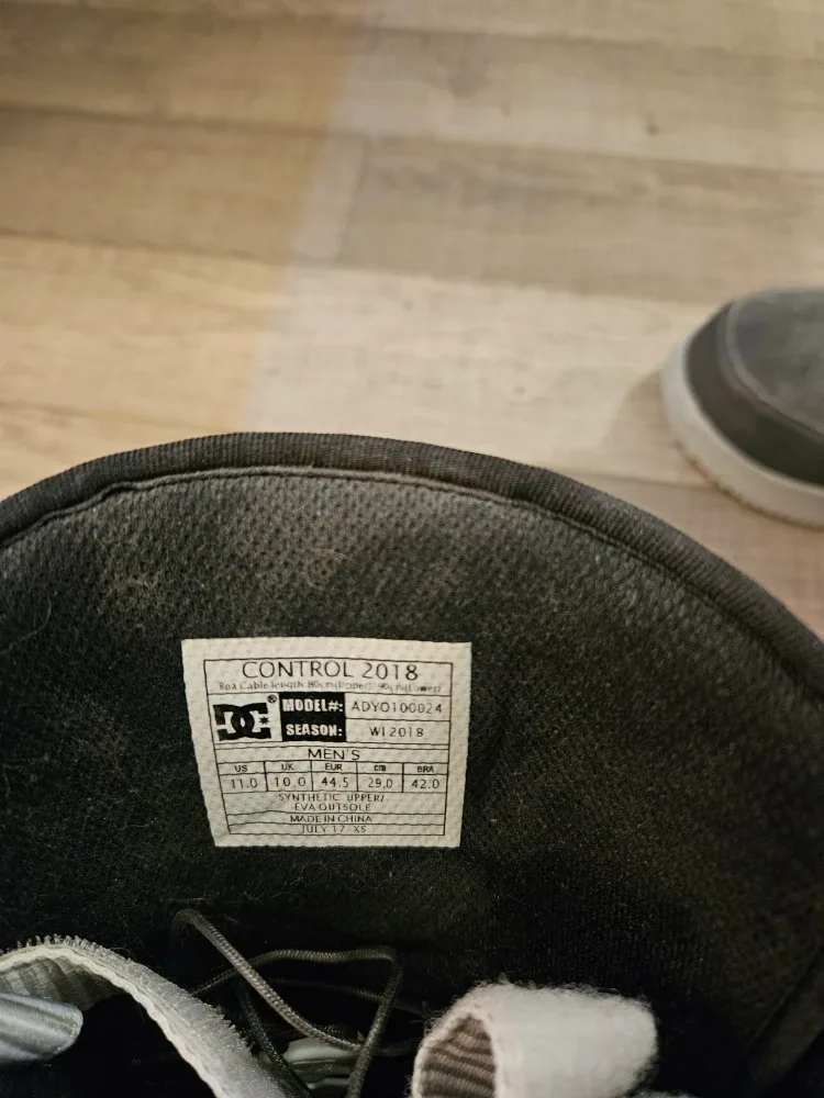 DC Control 2018 Snowboard Boots - US 11 image indicator(3)