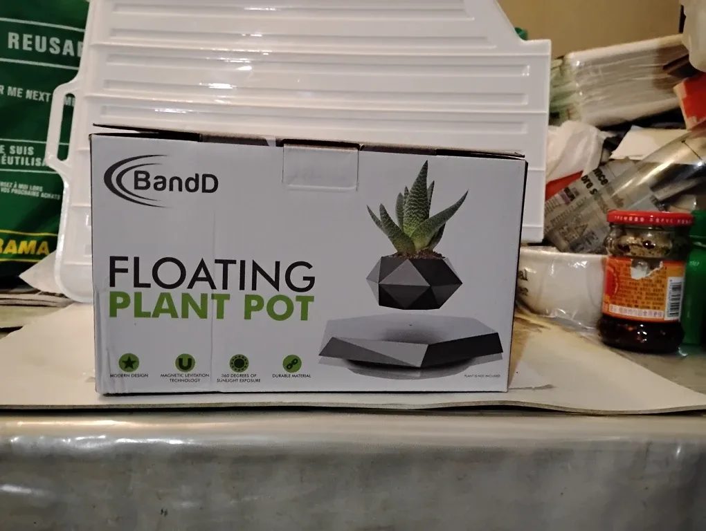 Brand New BandD Floating Plant Pot