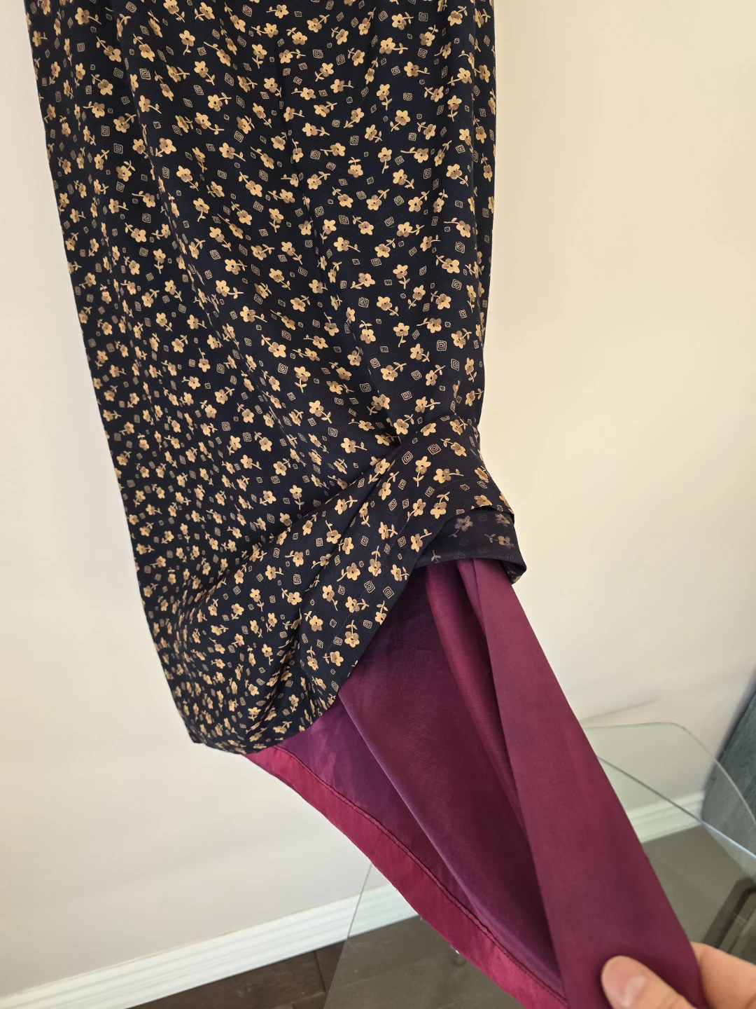 Floral Print Skirt - Black and Tan, size m, excellent condition. - photo 3