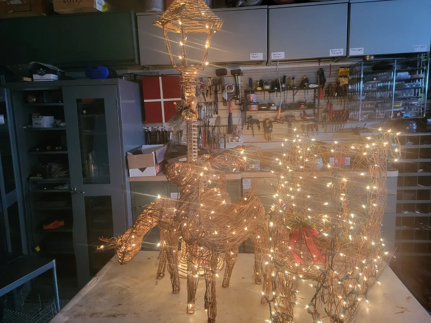 Christmas Lighted Reindeer Family & Lamp Post Decor image indicator(3)