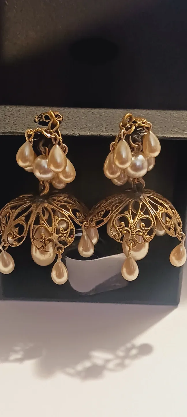 Miriam Haskell UNSIGNED Chandelier Pearl Earrings image indicator(3)