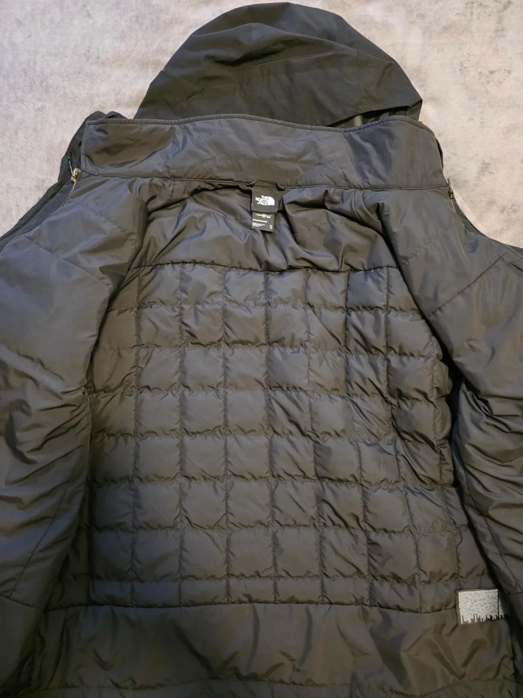 The North Face Men’s ThermoBall (XL) image indicator(3)