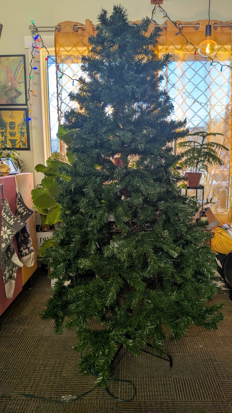 NOMA 6 1/2' Kawartha Lighted Christmas Tree - photo 4