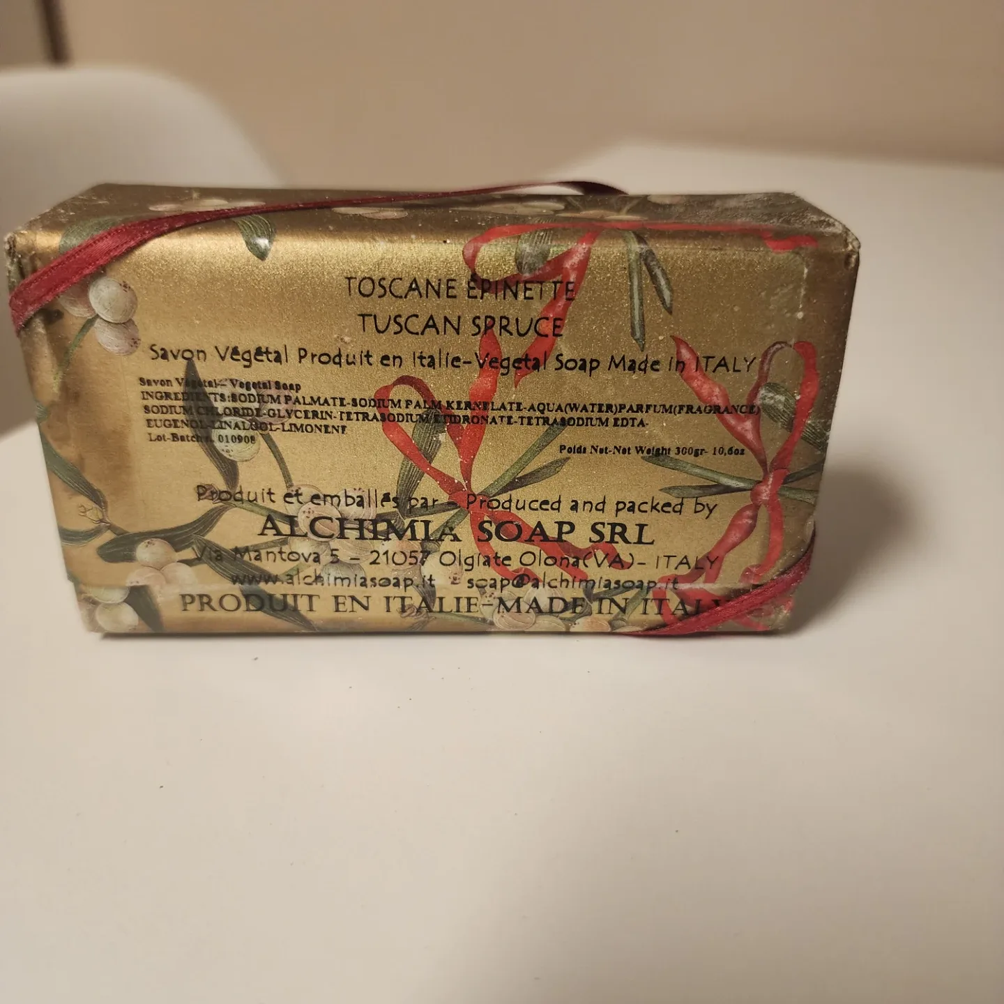 Stocking Stuffers Tuscan Spruce & Royale Bouquet Soap image indicator(3)