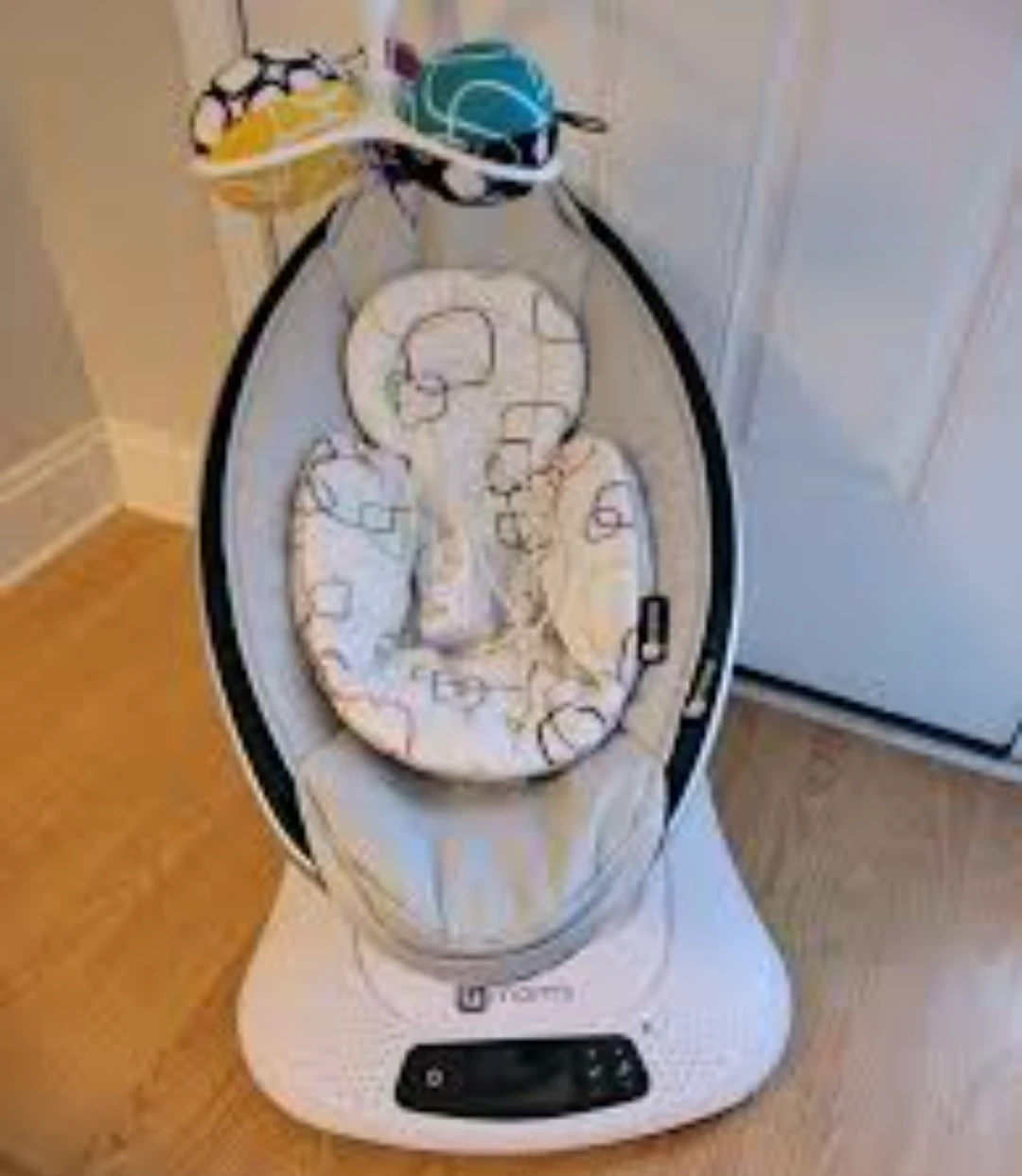Mamaroo Baby swing New! Open to reasonable offers