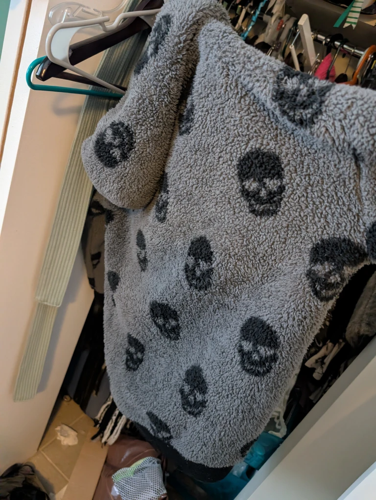 Gray Skull Sherpa Hoodie - photo 2