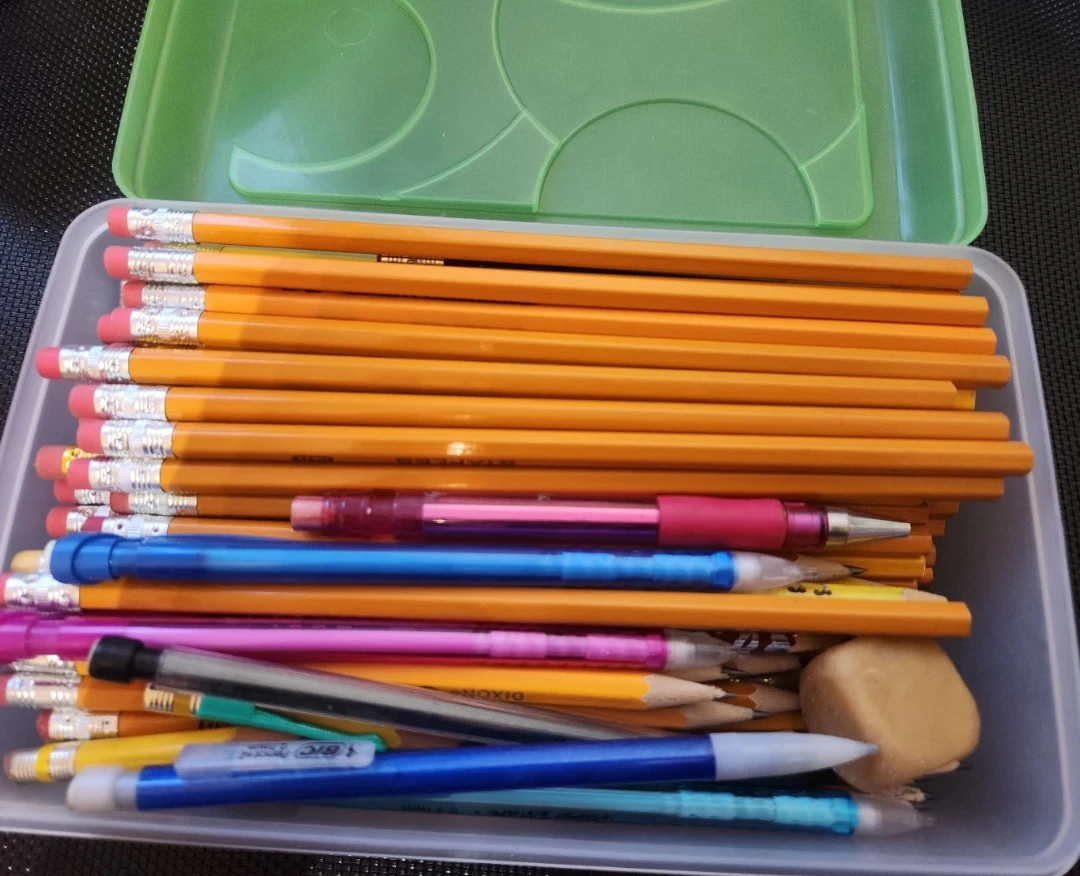 FREE - SCHOOL SUPPLIES - 50+ NEW WOODEN PENCILS HB2