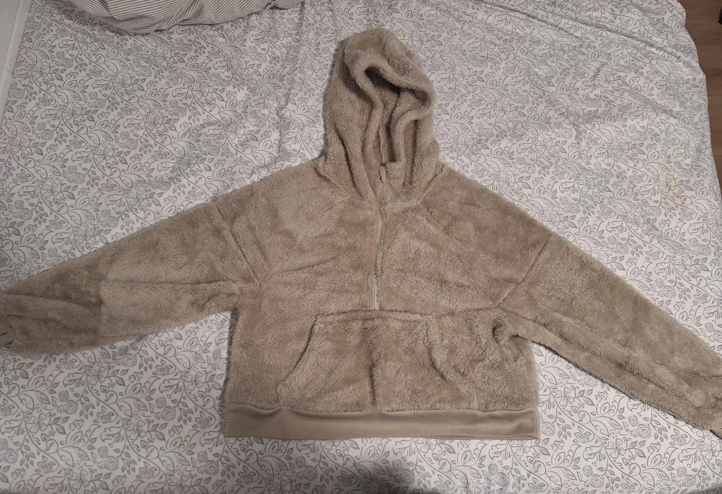 Fuzzy Beige Cropped Hoodie