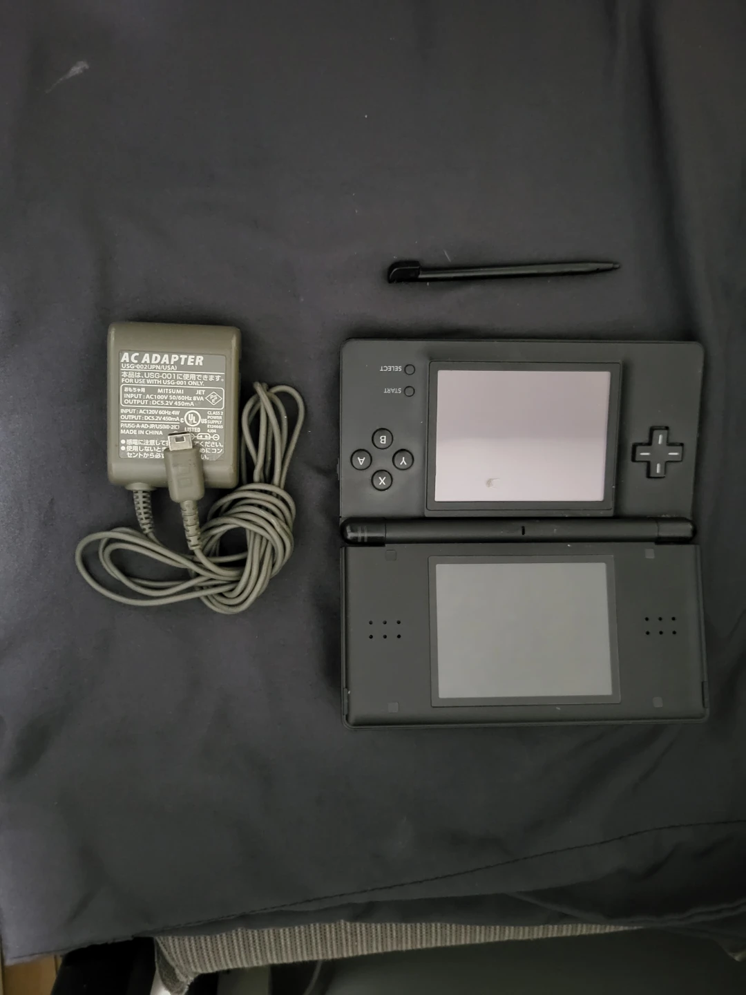 Nintendo DS Lite with Charger & Stylus