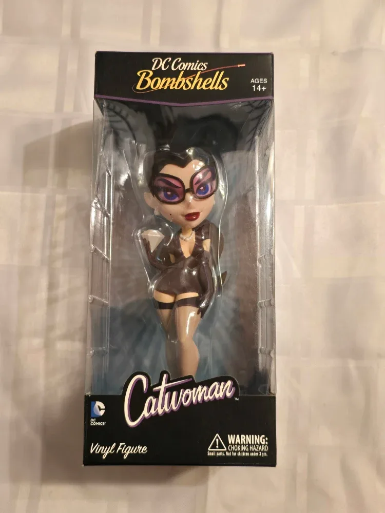 DC Comics Bombshells Catwoman Vinyl Figure