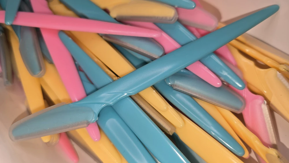 Professional Eyebrow/dermablade Razors  4/$1. - photo 2