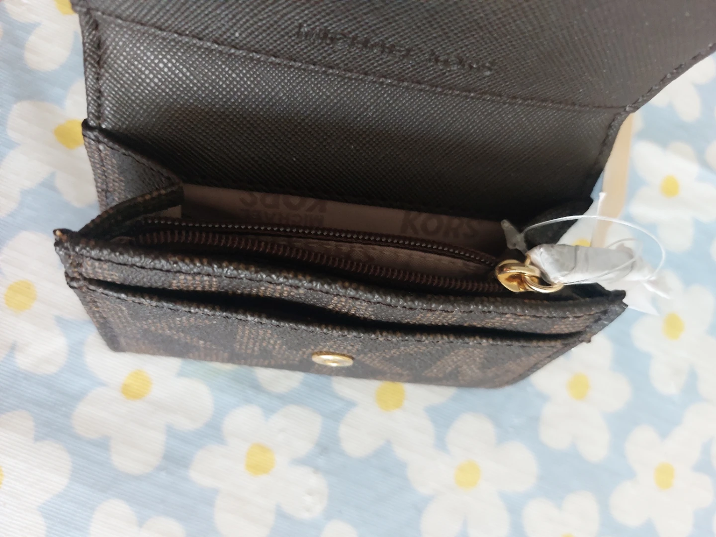 **BRAND NEW** Michael Kors Flap Coin Purse - photo 3