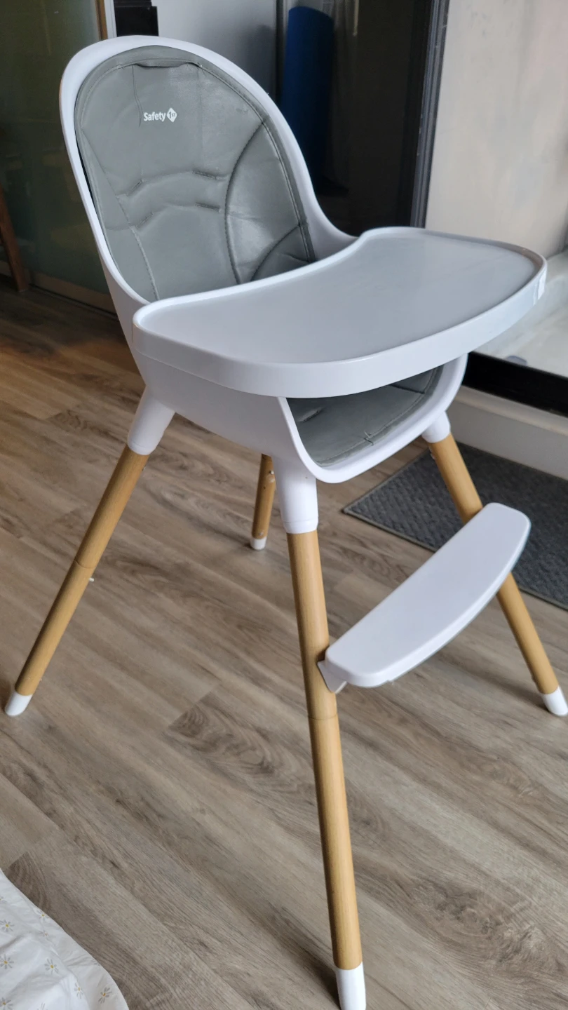 AVISTA Safety 1st High Chair