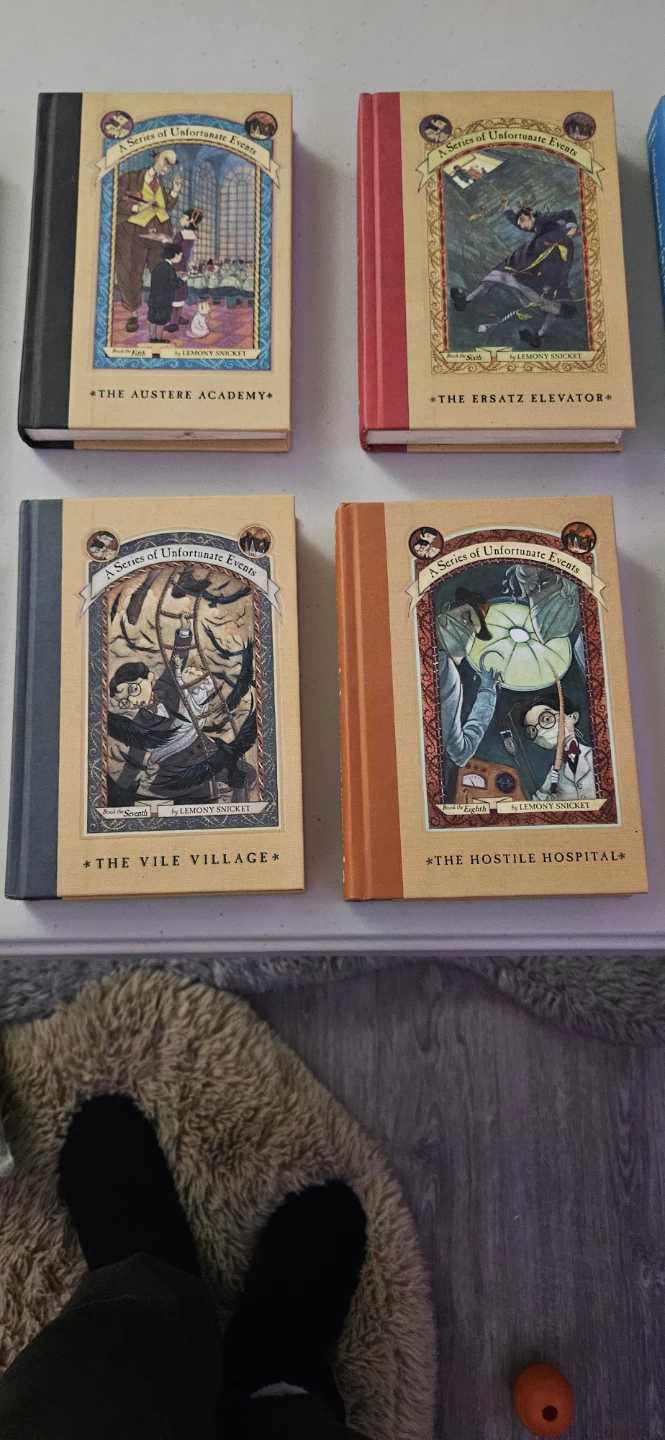 A Series of Unfortunate Events - Hardcover Books 1-13 - photo 5