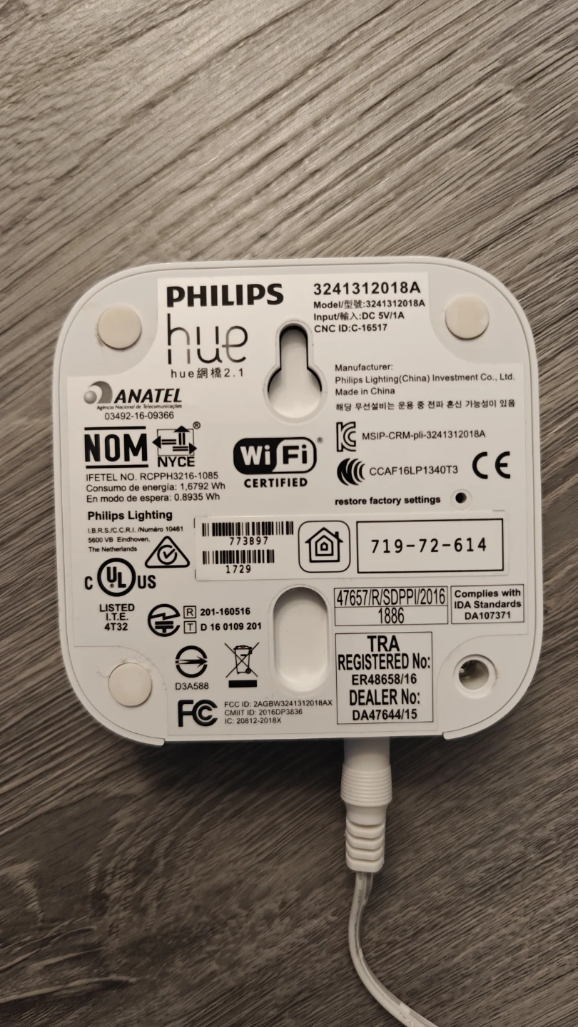 Philips Hue Bridge 2.1 - photo 3