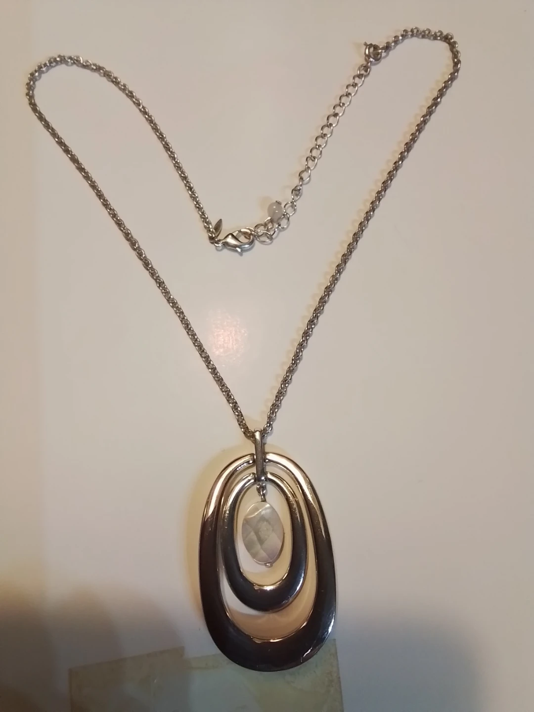 3 Vintage Necklaces - photo 2