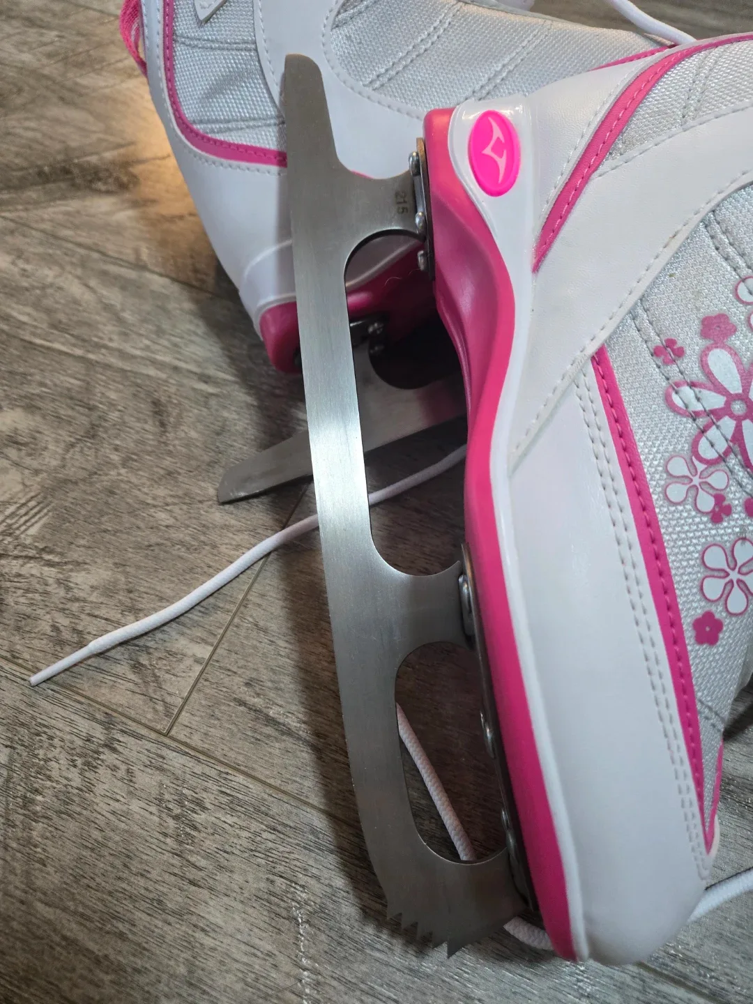 VIC Ice Skates kids size J3 image indicator(5)