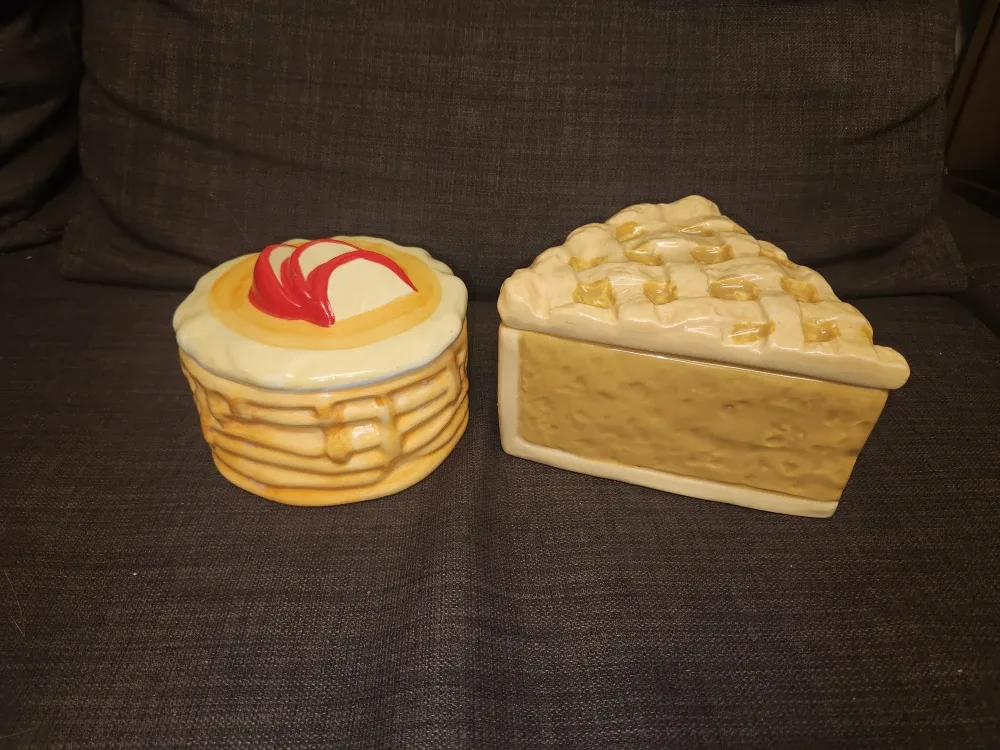 Pie and Pancake Ceramic Storage Containers