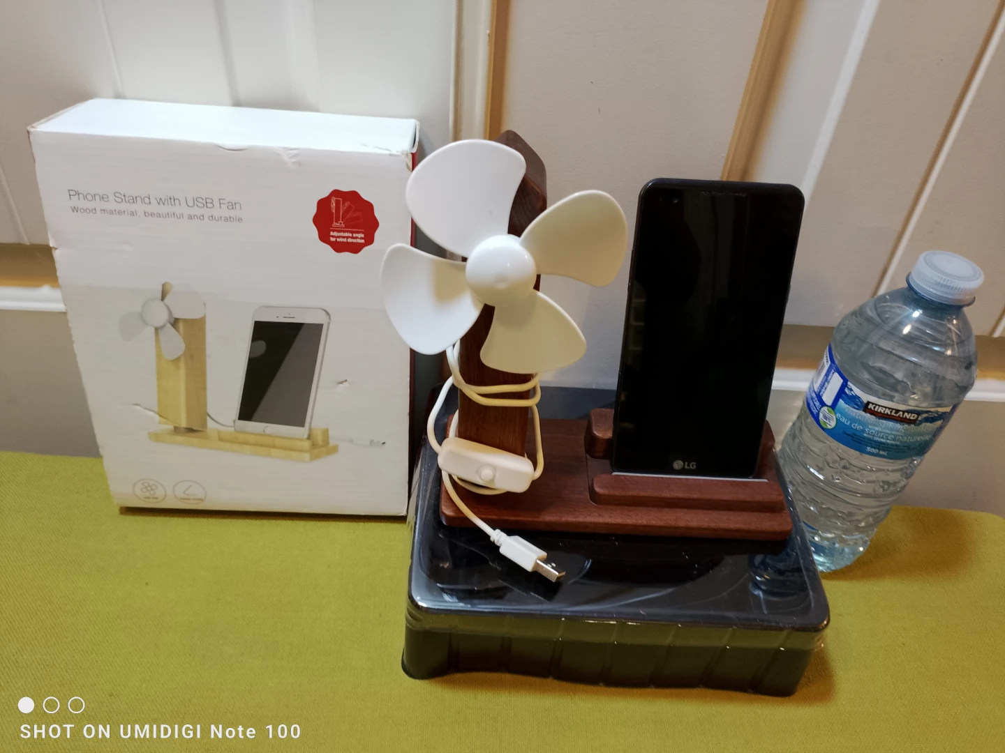 📱 🆕 Wooden Phone Stand w / USB Fan 🚨 Retails $36.75+Tx 📱 🆕 - photo 2