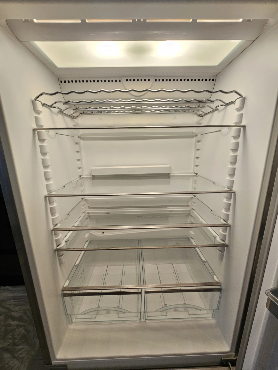 Miele Fridge - Excellent Condition - photo 5