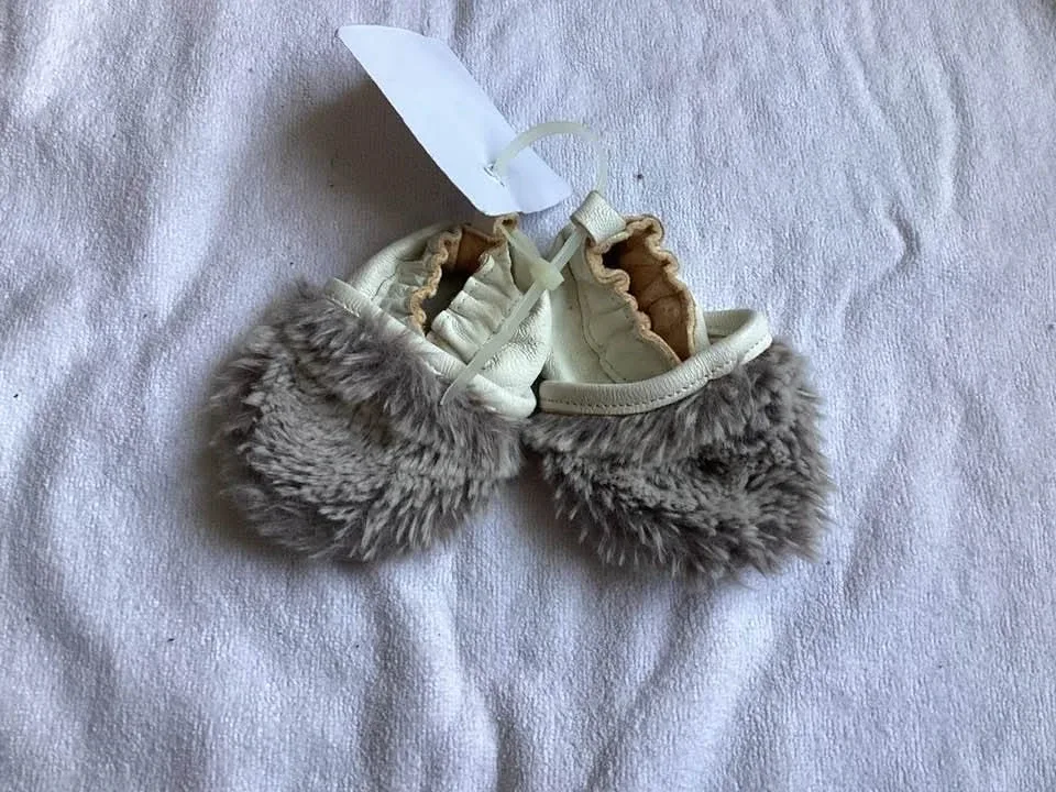 Baby girls sz 3 shoes & sandals image indicator(2)