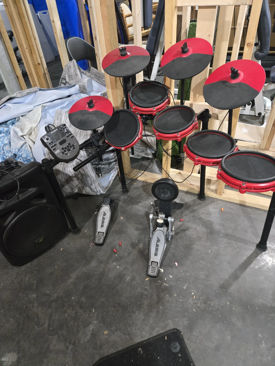 Alesis.  Drums 🥁