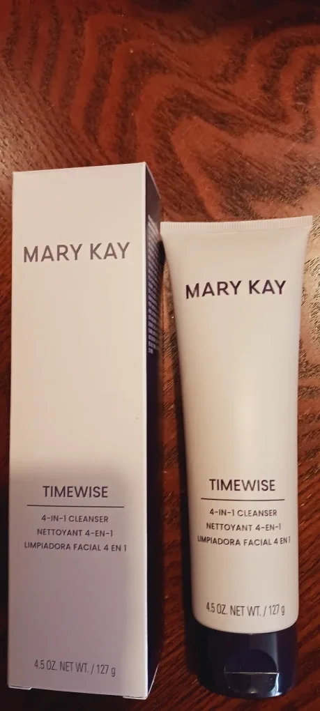 NEW !! Mary Kay TimeWise 4-in-1 Cleanser - New!
