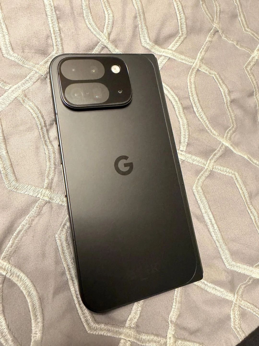 Google Pixel Fold - Black - photo 2