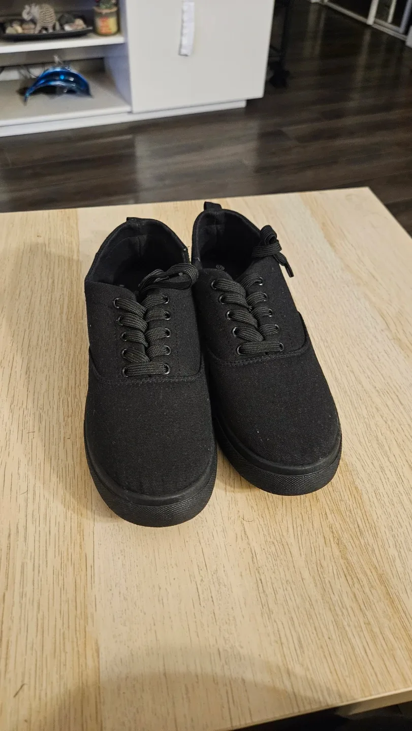 Ardene Black Sneakers Size 10 image indicator(4)