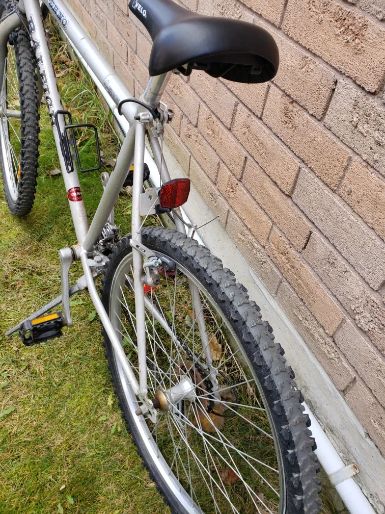 #Cleanout  Raleigh Inferno Bike - Silver image indicator(4)