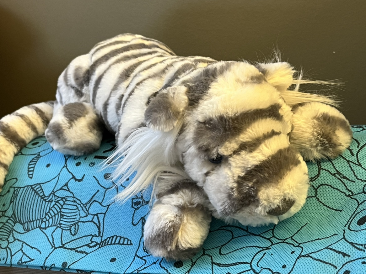Jellycat Sacha Snow Tiger (Little)