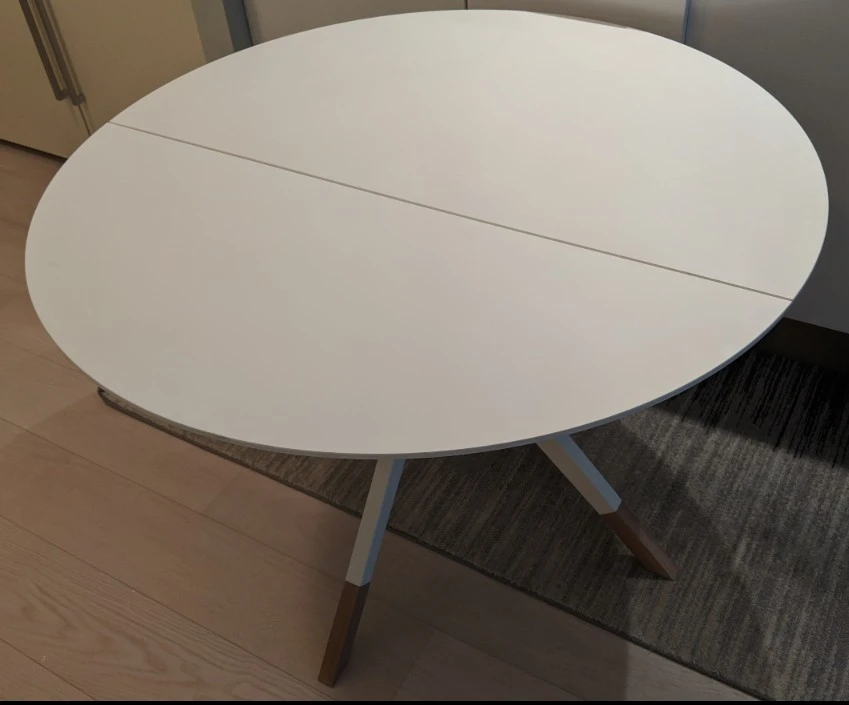 BoConcept Billund Round Dining Table - photo 4