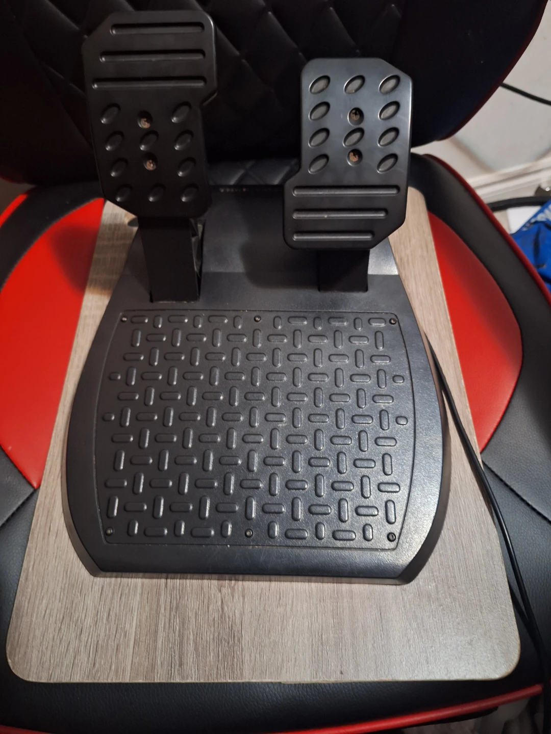 Thrustmaster T80 Racing Wheel & Pedals - PS4/PS5/PC - photo 2